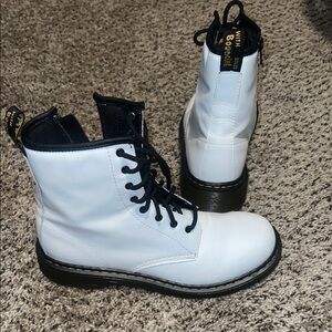Dr. Martens 1460 8 eyelet Boots Sz 7